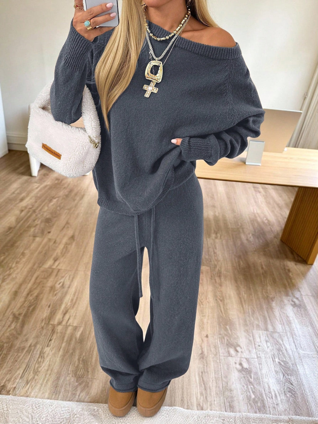 Loose-fitting long-sleeve wide-leg pants