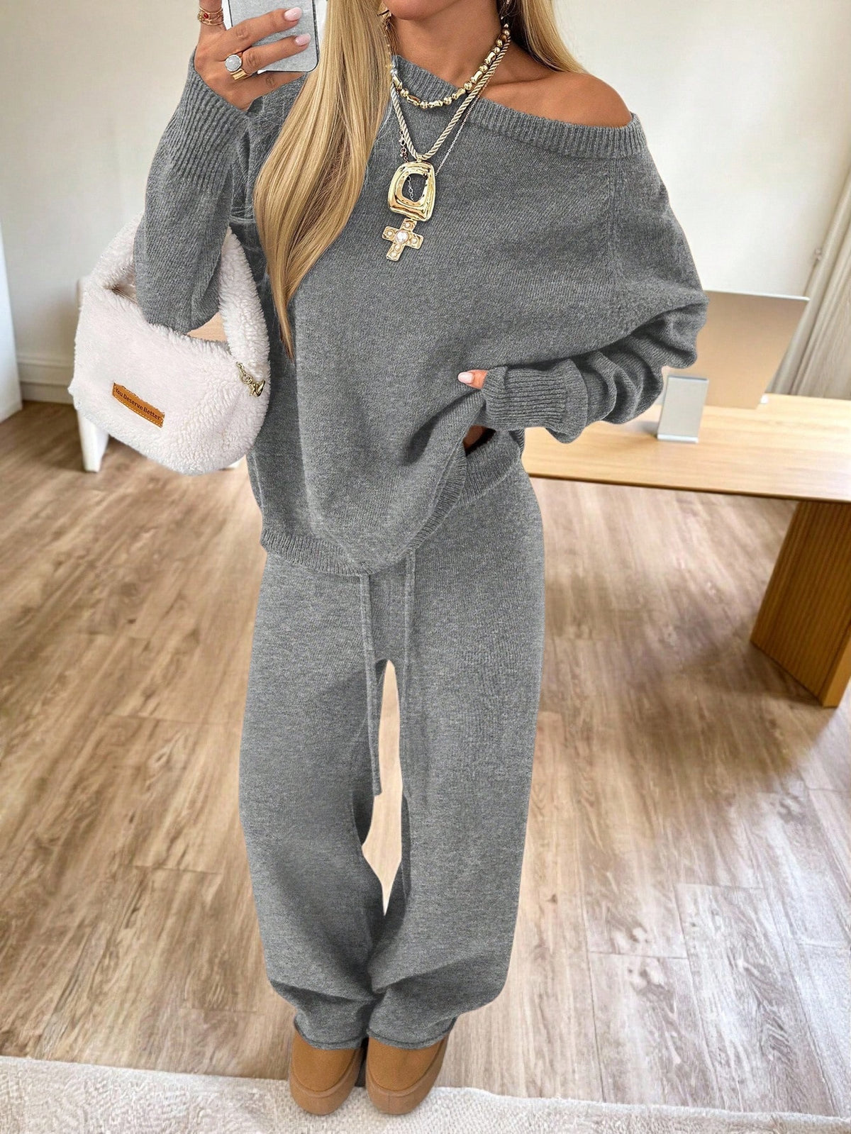 Loose-fitting long-sleeve wide-leg pants