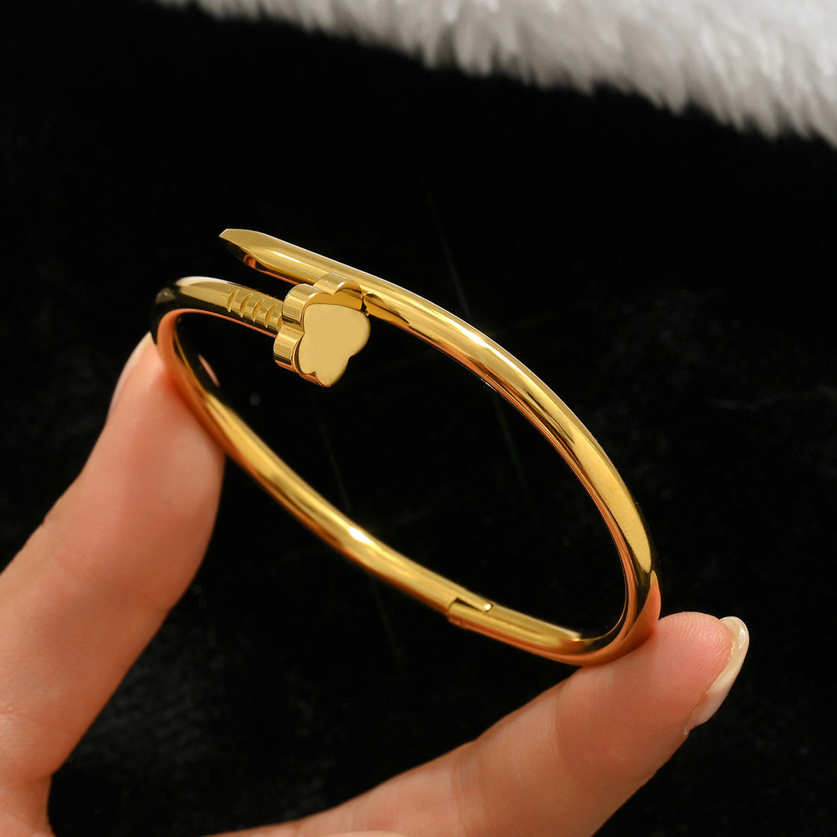 Gold-colored stainless steel bracelet teemdrop