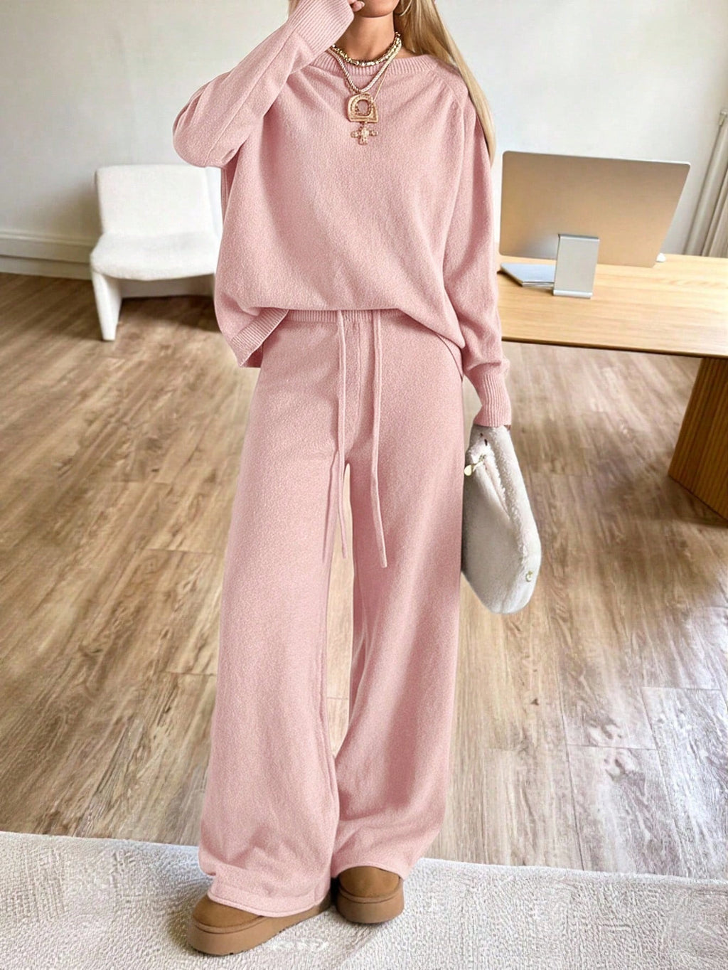 Loose-fitting long-sleeve wide-leg pants