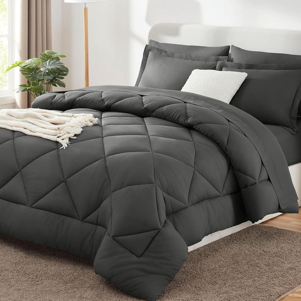Three-Piece Quilted Solid-Color Bedding Set teemdrop