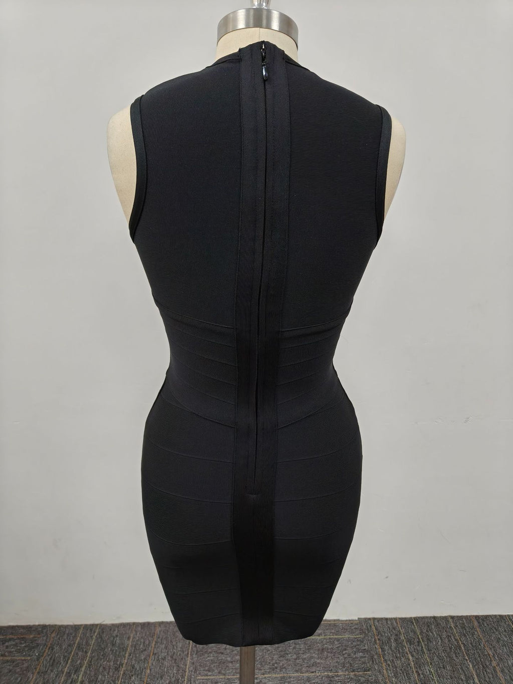 Women Sleeveless V-Neck Slim Fit Solid Color Hip-Hugging Dress teemdrop