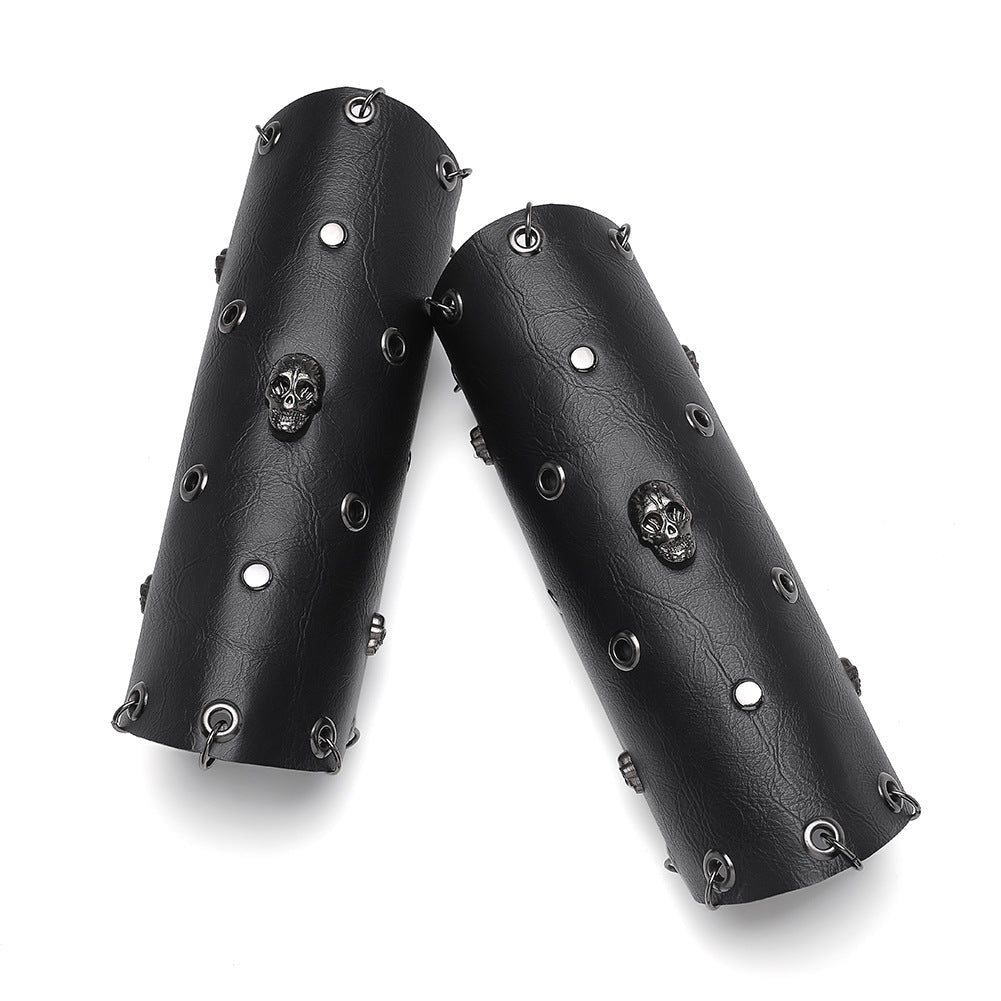 Retro-style arm cuff teemdrop
