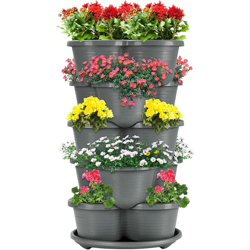 Multi-layered vegetable POTS on the balcony