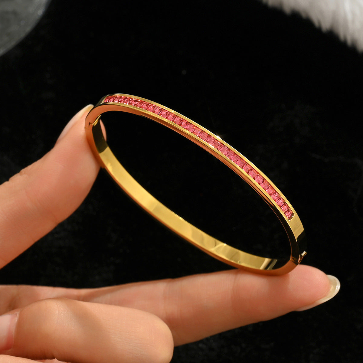 Gold-colored stainless steel bracelet teemdrop