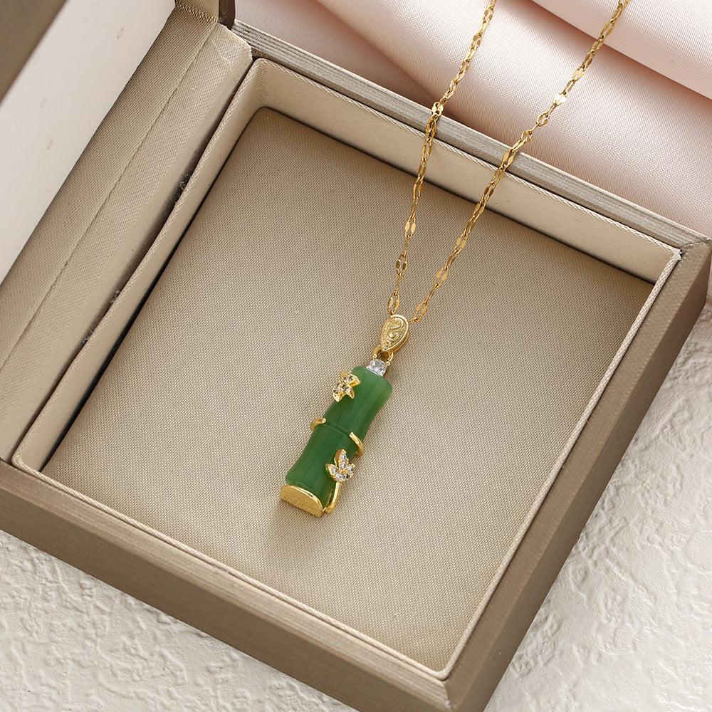 Dress-up necklace for versatile women teemdrop