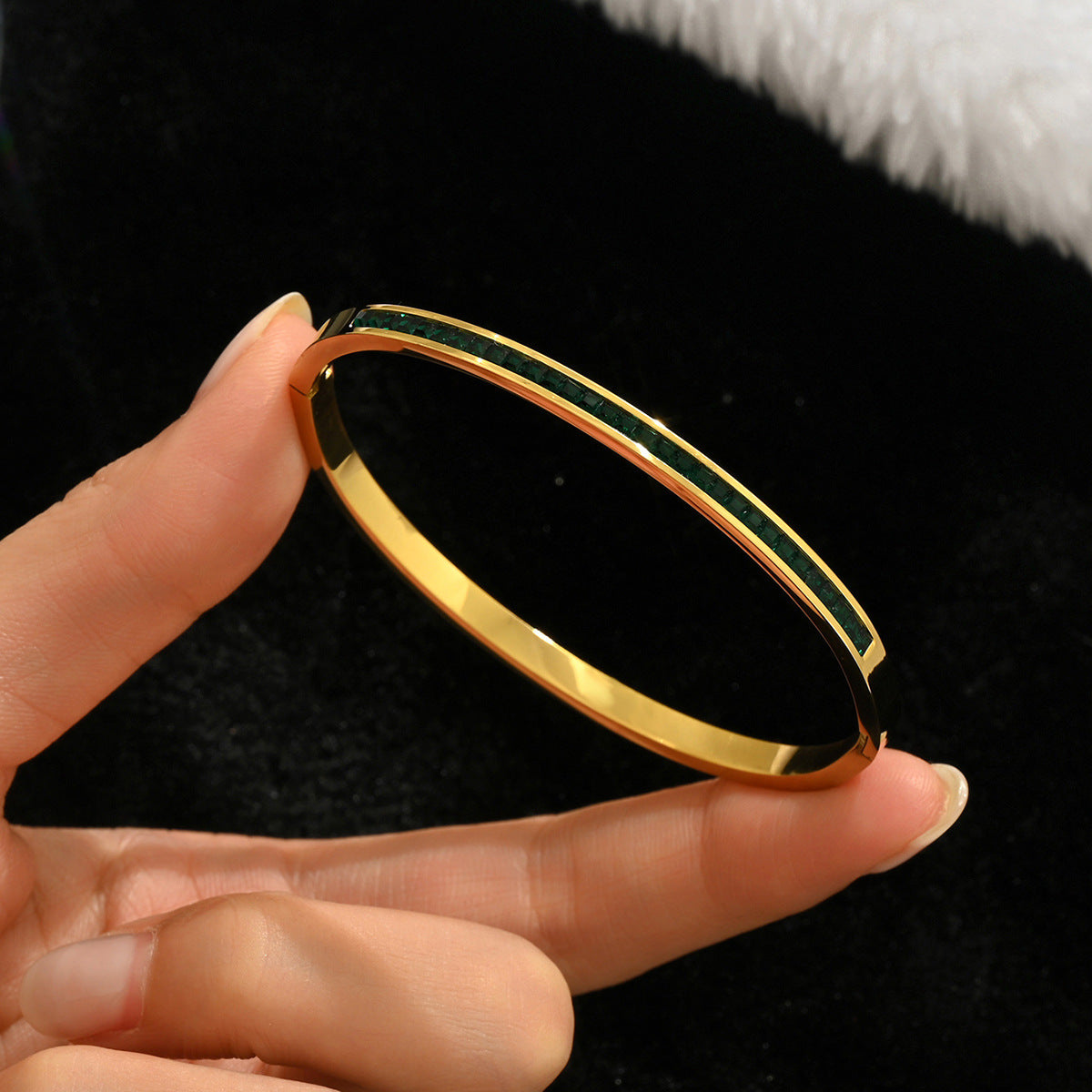 Gold-colored stainless steel bracelet teemdrop