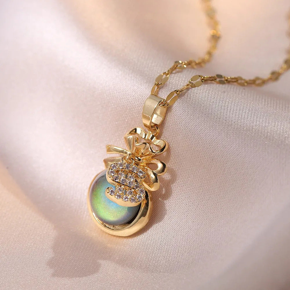 Dress-up necklace for versatile women teemdrop