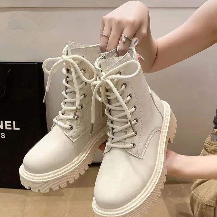 Classic Lace-up Flat Ankle Boots with Warm Lining teemdrop