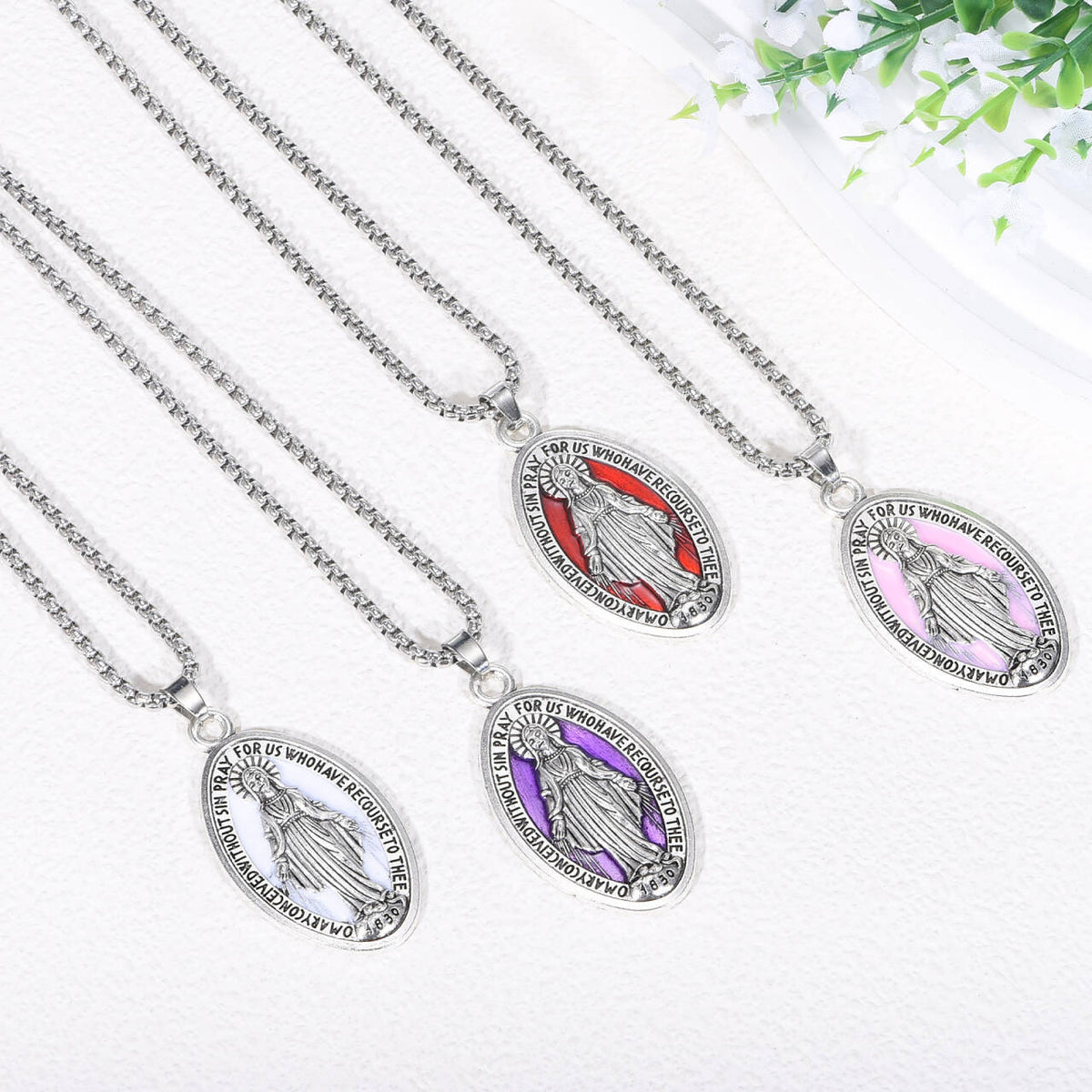 Oil-Dropping Geometric Pendant Zinc Alloy Necklace, Electroplated, Six Colors, Unisex teemdrop