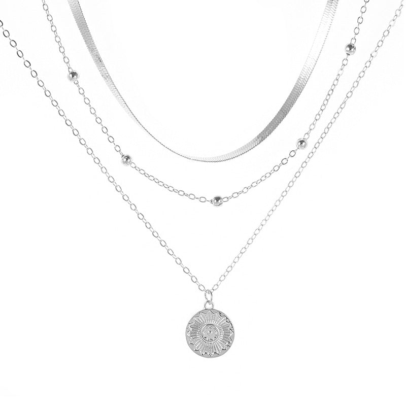 Layered clavicle necklaces