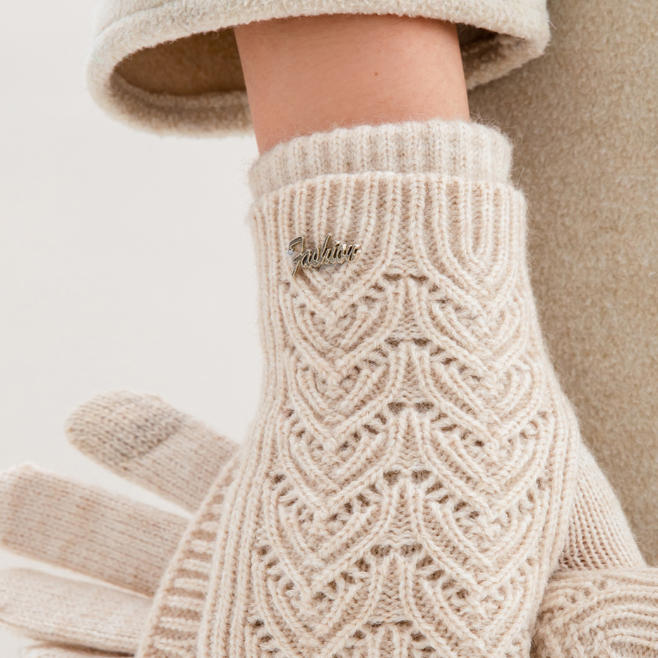 Letter-shaped heart-shaped plush gloves teemdrop