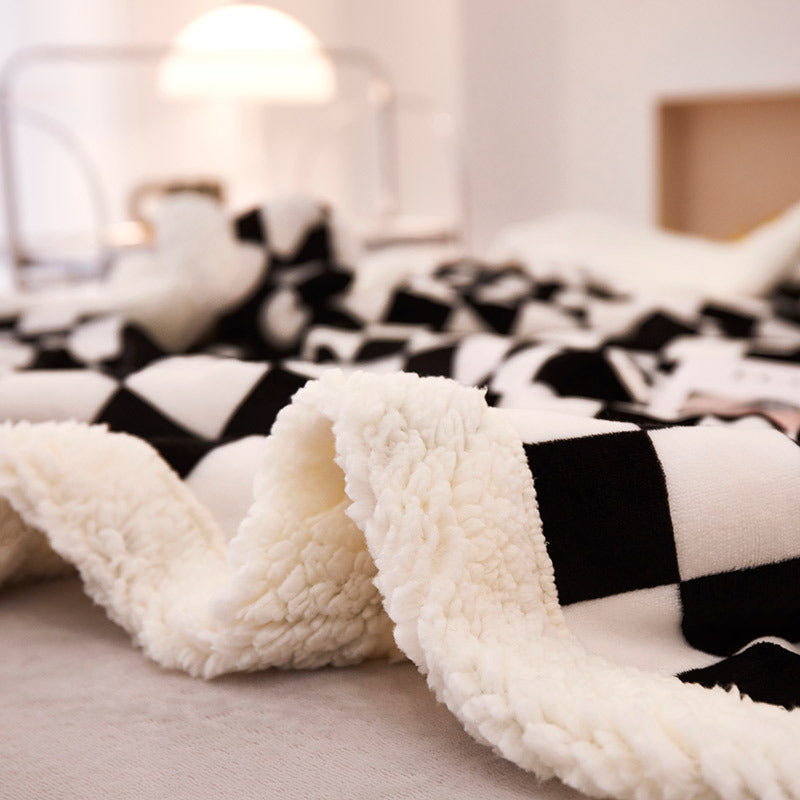 Double-Layer Thickened Polyester Fleece Blanket teemdrop