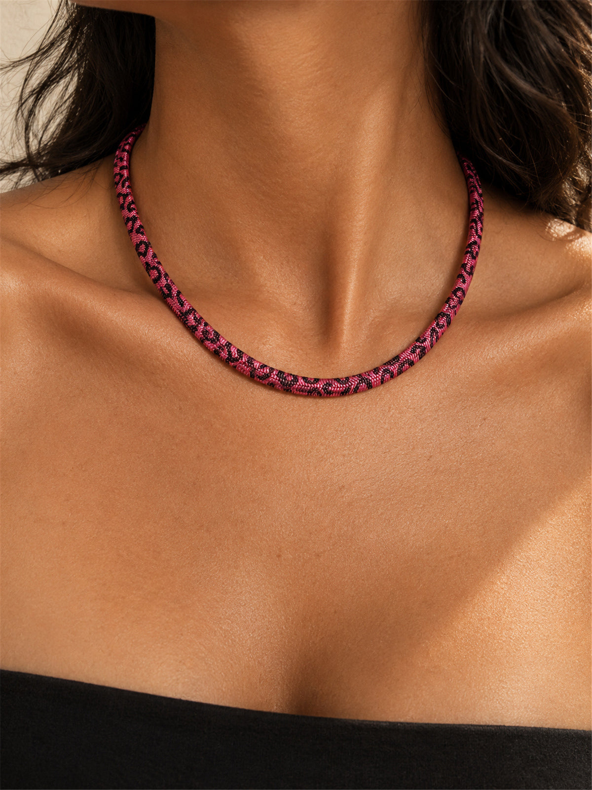 Exaggerated Alloy Snake Bone Chain Necklace Leopard Print Punk Collarbone Chain teemdrop