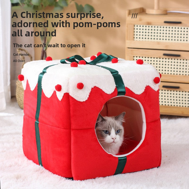 Fleece-Lined Christmas Pet House for Cats and Small Dogs