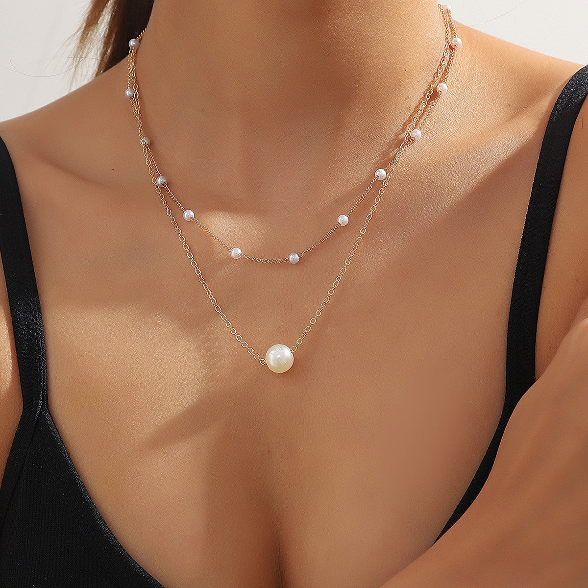 Layered clavicle necklaces
