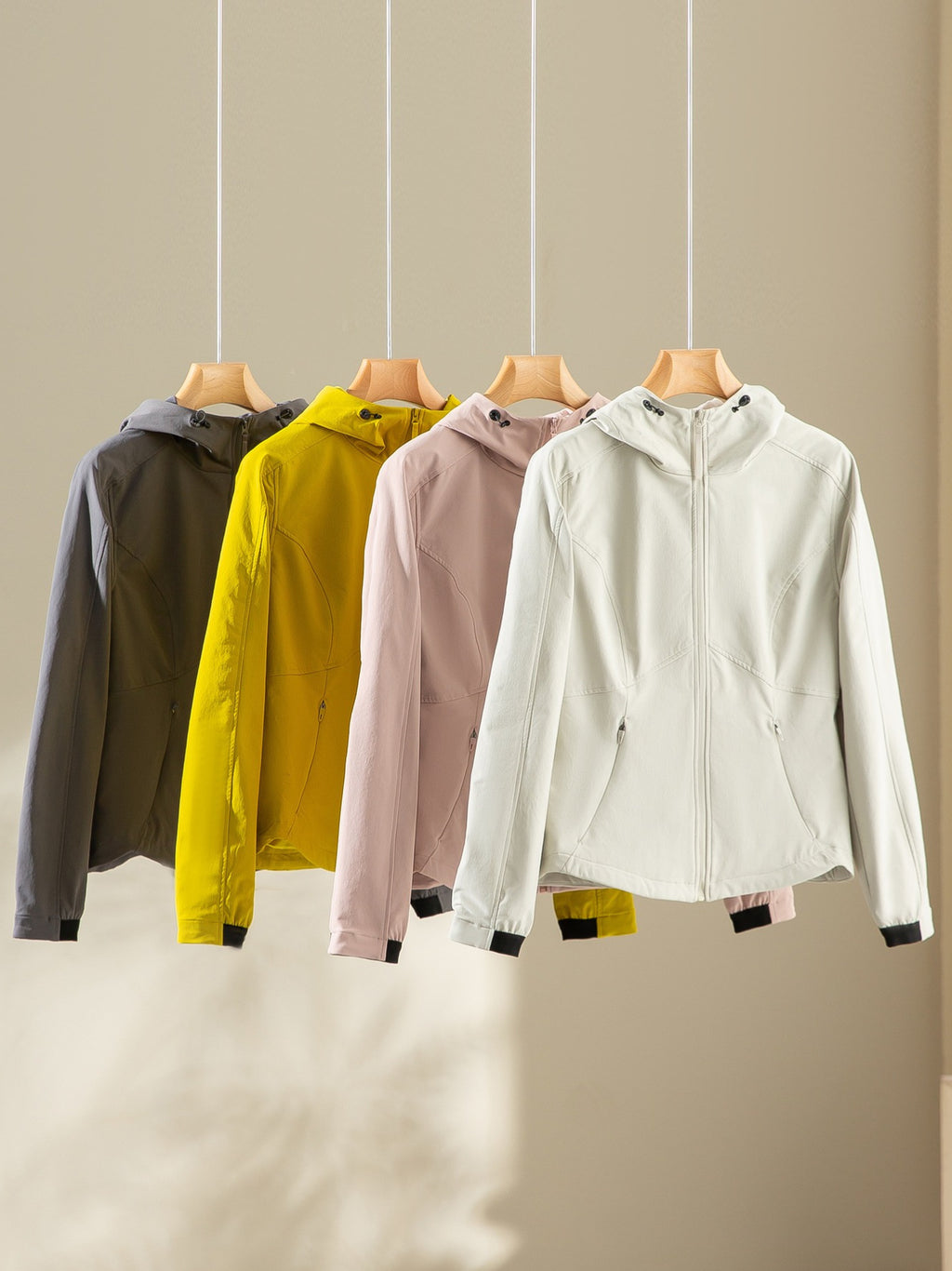 Women's Two-Piece Tracksuit with Hooded Jacket and Straight-Leg Pants teemdrop