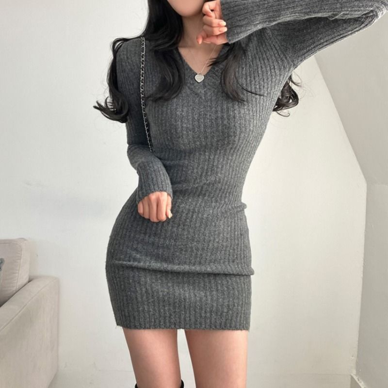 Women's Solid V-Neck Long Sleeve Knitted Bodycon Midi Dress teemdrop